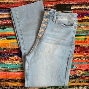 NWT Fashion Nova light wash jeans 🌙